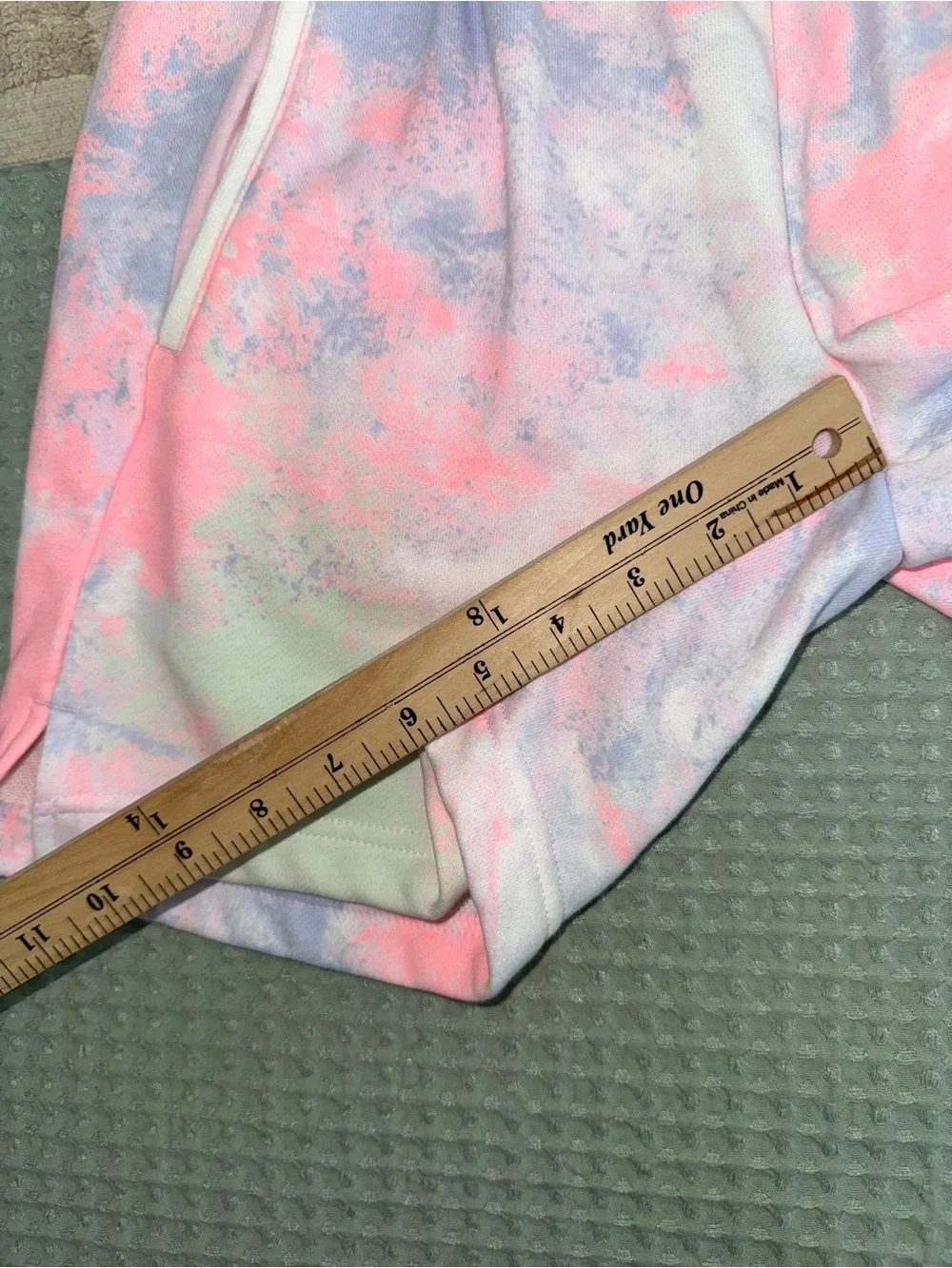 Nike Girls Pastel Tie Dye Athletic Shorts Pink White XL Standard Fit Pocket